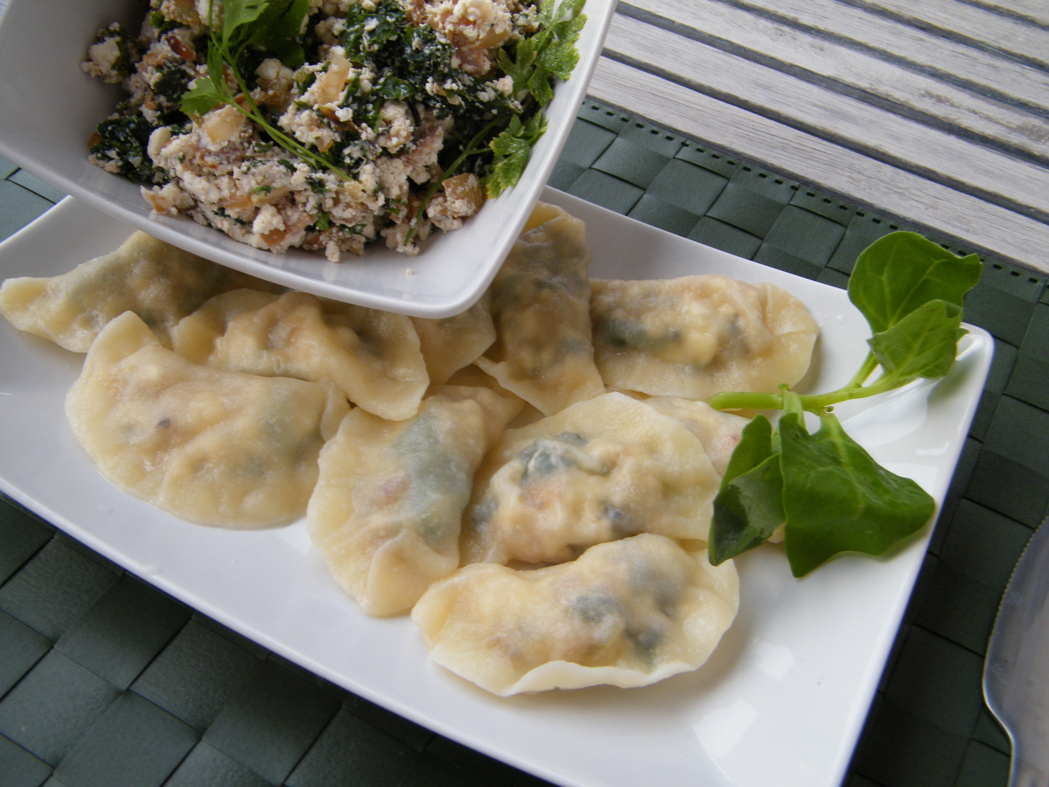 pierogi z jarmuzem i boczkiem